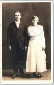 ID'd c1900s Pomeroy O Frank Family Married Couple RPPC Man Woman Real Photo A184