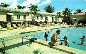 Postcard SWIMMING POOL SCENE Naples Florida FL AO1211