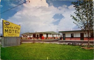 Vtg Twin City Motel North Edge Cave City Kentucky KY Chrome Postcard