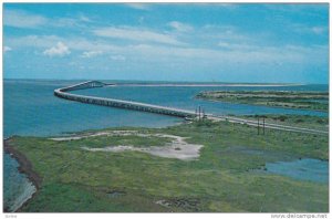 Scenic view, The Herbert C. Bonner Bridge, connects Nags Head & Hatteras Isla...