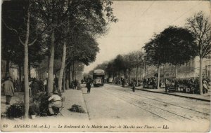 CPA ANGERS - Le Boulevard de la Mairie un jour de Marche (127614)