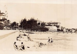 HONALULU HAWAII~WAIKIKI BEACH~1936 REAL PHOTO TRIMMED POSTCARD 