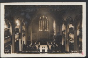 London Postcard - Interior of The Parish Church, Putney    RS6460