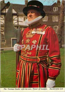Modern Postcard The Yeoman Gaoler With His axis Tower of London
