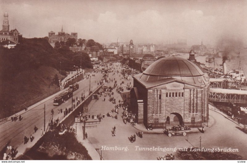 RP; HAMBURG, Germany, 1950s; Tunneleingang Mit Landungsbrucken