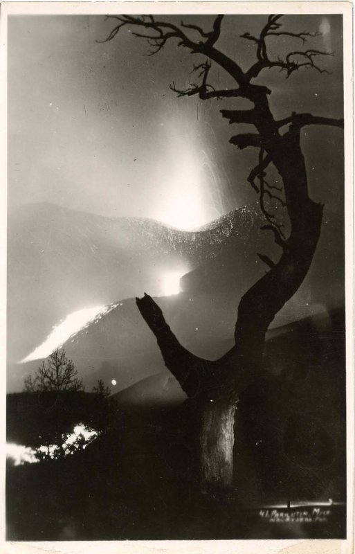 Mexico - Paricutin Volcano Eruption, 1943.   *RPPC