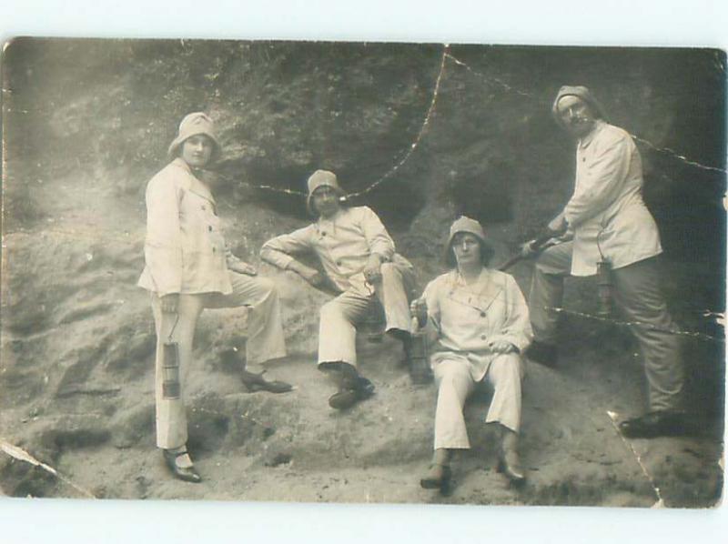 rppc 1920's PEOPLE HOLDING ANTIQUE KEROSENE LANTERNS AC8899