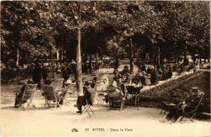 CPA Lorraine Vosges VITTEL Dans le Parc (983001)