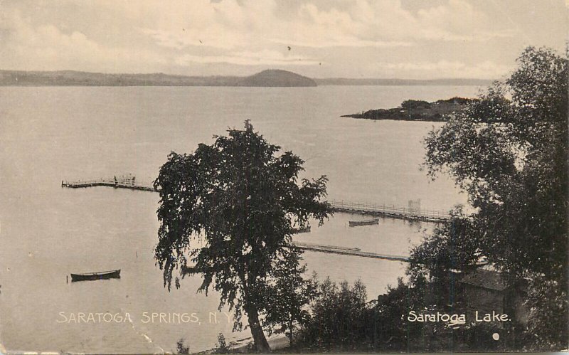 United States Saratoga Springs, Saratoga Lake postcard (crease)