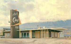 Canada ARL Cafe Dining Room 1950s roadside Des Photo Service Postcard 22-608