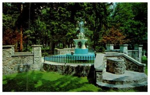 Indiana Chesterfield , Memorial gardens