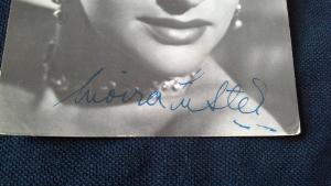 Black And White Postcard Preprinted Autograph Photo Moira Lister