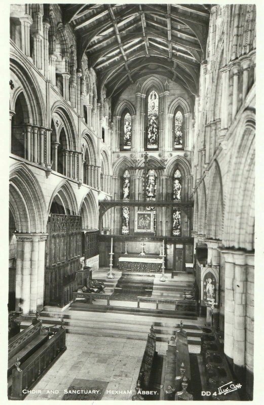 Northumberland Postcard - Choir and Sanctuary - Hexham Abbey    V2122 