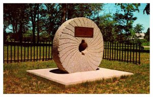 Postcard MONUMENT SCENE Haverhill Massachusetts MA AR4674