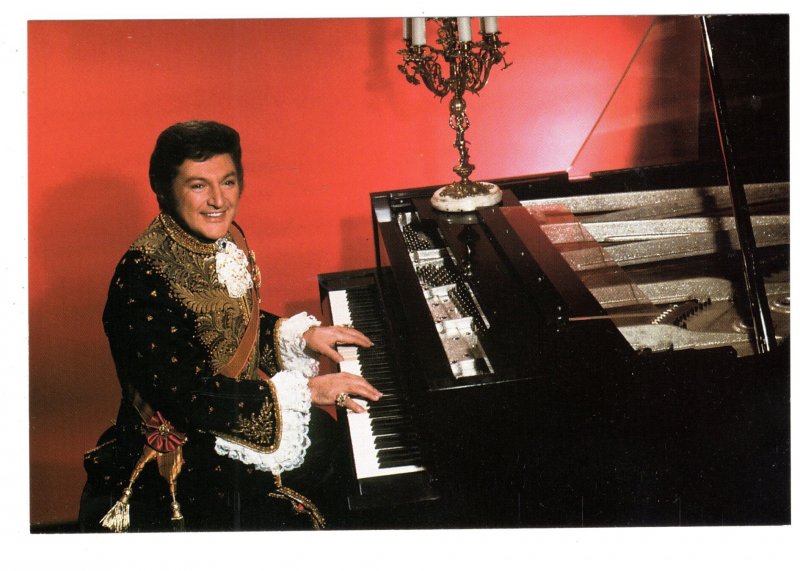 Liberace at Baldwin Piano, Musician, Actor,
