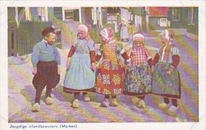 Netherlands Marken Jeugdige eilandbewoners Children In Traditional Costume