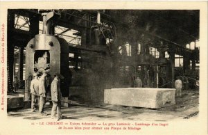 CPA LE CREUSOT - Usines Schneider - Le gros Laminoir - Laminage d'un (295822)