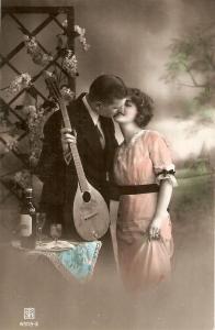 \Couple romantic Scene\ Antique Italian postcard