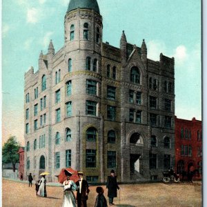 c1910s Sioux City, IA Public LIbrary Building People Gloss Postcard A116