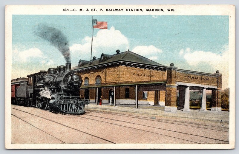 Madison Wisconsin~Train Arrives at CM&StP Railway Station~Railroad Depot~1917 