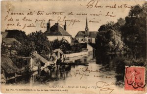 CPA Souppes sur Loing Bords du Loing et Eglise (1268061)