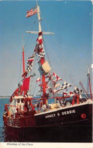 US1 USA Province town harbor Cape Cod Massachusetts fishing boat 1972 postcard