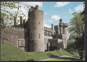 Sussex Postcard - The Westway, Arundel Castle    LC3523