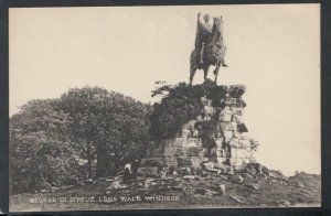 Berkshire Postcard - George III Statue, Long Walk, Windsor     T3724