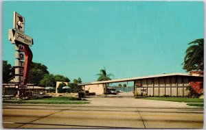 Winter Park Travel Lodge Winter Park Florida Grounds & Roadway View  Postcard