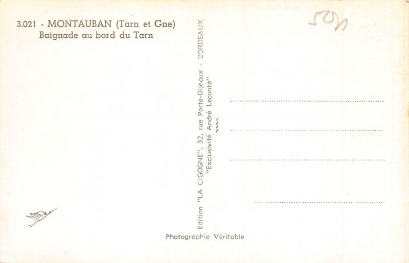 France Montauban Baignade au bord du Tarn Boat RPPC postcard