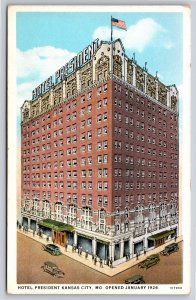 Kansas City Missouri~Hotel President Street View~American Art~Vintage Postcard