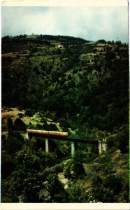 CPA Autorail Vichy-Langogne dans les gorges de l'Allier franchissant.. (292308)