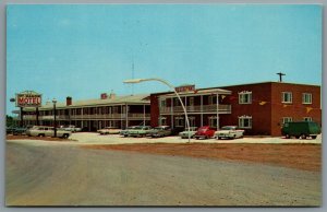 Postcard Emmitsburg MD c1960s Mt. Manor & Motel Restaurant Pool US Route 15 Cars