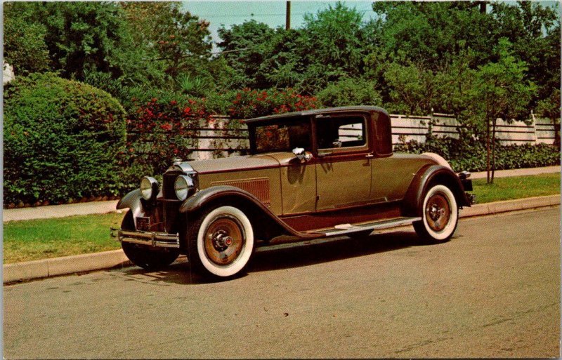 Cars 1931 Packard Coupe