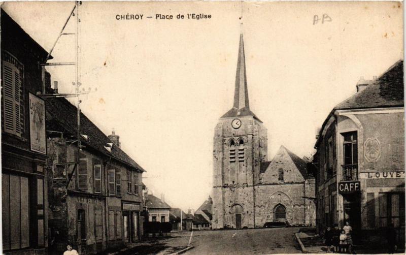 CPA  Chéroy - Place de l'Église   (658924)