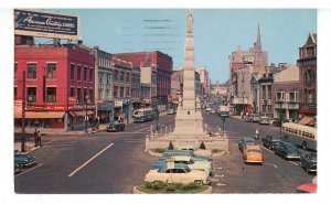 CT - New London. Street Scene, The Parade & Soldiers' & Sailors' Monument