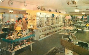 New Hampshire The Jewell Box Gift Shop 1950s Colorpicture Postcard 22-2697 