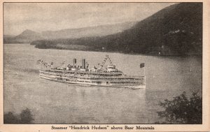 17093 Steam Hendrick Hudson, above Bear Mountain, New York