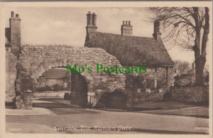 Lincolnshire Postcard - Lincoln, Old Roman Gate  RS32970