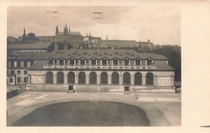 1947 RPPC Praga Tchecoslováquia Tyršův dům Sokol Vista do Castelo de Praga-