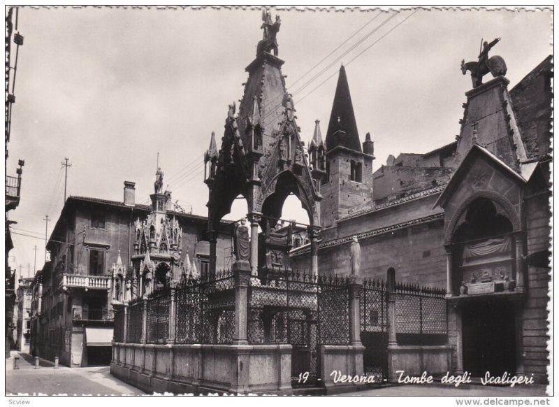 RP: VERONA , Italy , 30-40s : Tombe degli Scaligeri