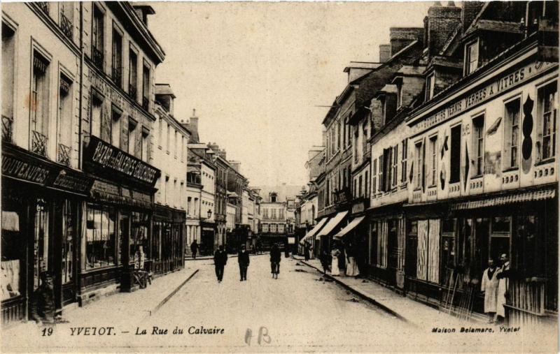 CPA YVETOT-La Rue du Calvaire (349264)