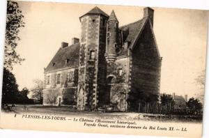 CPA PLESSIS-les-TOURS-Le Chateau (Mon.Hist.) Facade Ouest ancienne (227156)