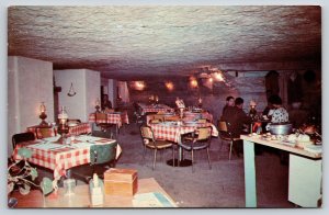 Lanagan Missouri~Truitt's Cave~Diners Eat in Underground Restaurant~1950s PC