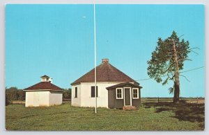 Octagonal School House~Odd Shaped Bldg~Alone In Field~Dover DE~Built 1836~Vtg PC
