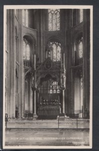 Cambridgeshire Postcard - High Altar & Apse, Peterborough Cathedral    RS11358