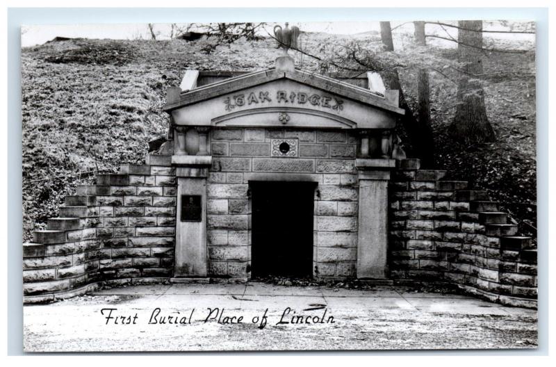 Postcard First Burial Place of Abraham Lincoln, Oak Ridge Cemetery, IL photo D16