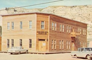 Medora, North Dakota ROUGH RIDERS HOTEL Street Scene 1960s Cars Vintage Postcard