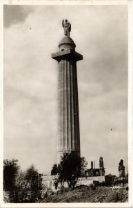 CPA MILITAIRE Verdun, Monument américain de Montfaucon (315645)