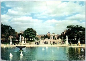 Postcard - Grande Allées des Tuileries - Paris, France